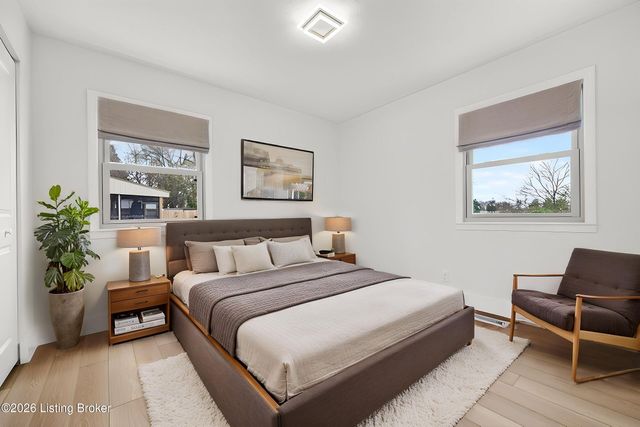 5202 Chasewood Pl, Louisville, KY 40229