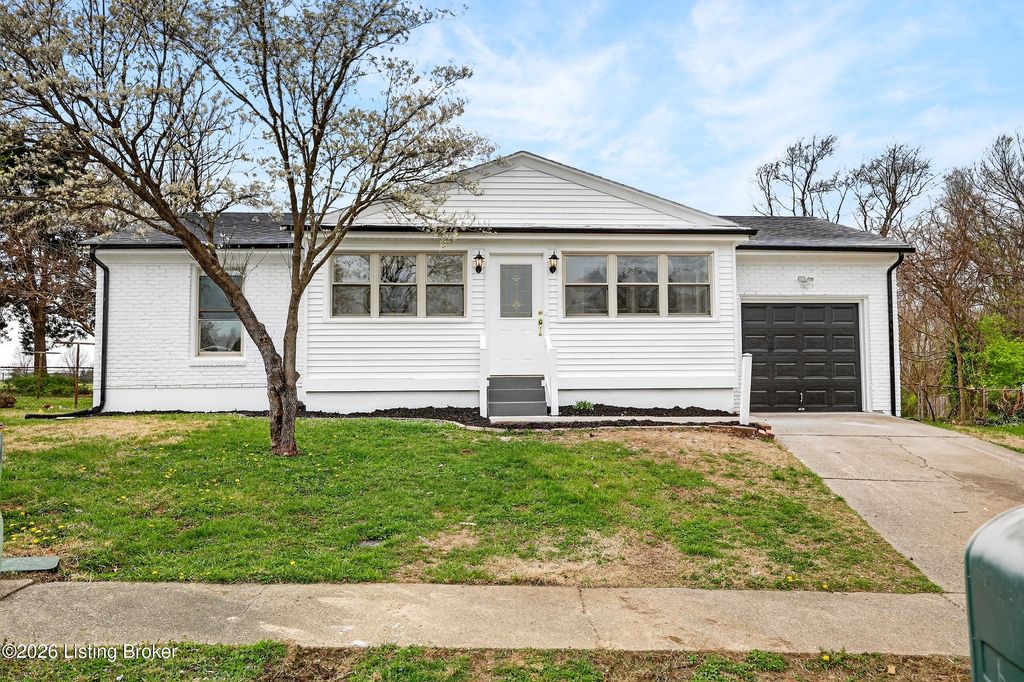 5202 Chasewood Pl, Louisville, KY 40229