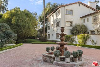 906 Benedict Canyon Drive, Beverly Hills, CA 90210