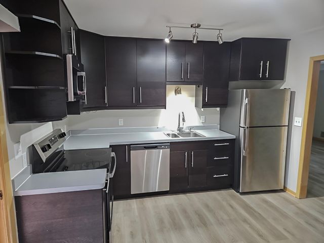 1771 City Heights Drive, Maplewood, MN 55117