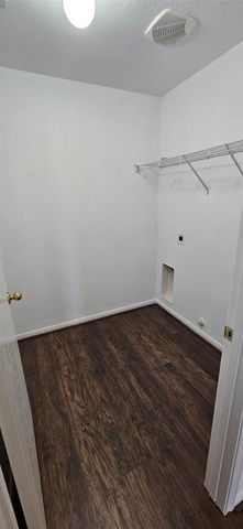 919 Yorkshire Hollow, Fresno, TX 77545