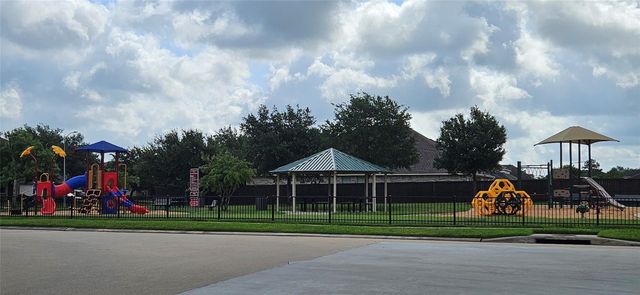 919 Yorkshire Hollow, Fresno, TX 77545