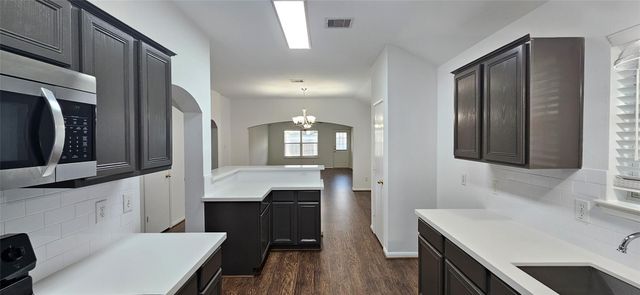 919 Yorkshire Hollow, Fresno, TX 77545