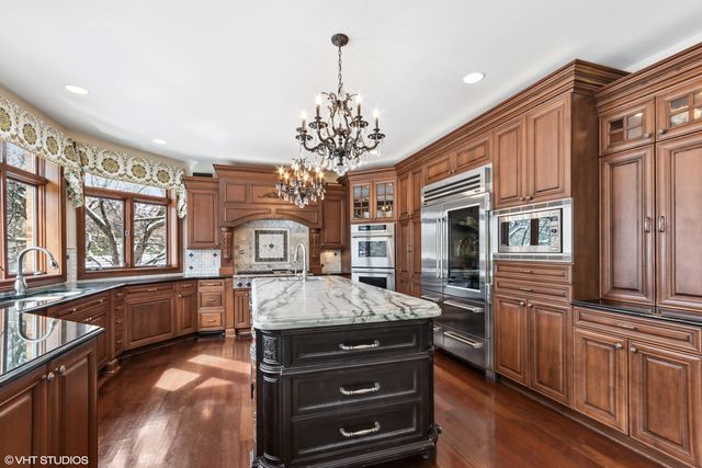 11 Moate Lane, Barrington Hills, IL 60010
