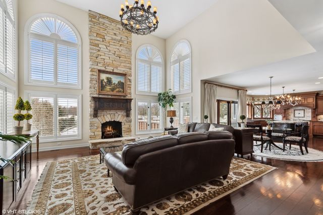 11 Moate Lane, Barrington Hills, IL 60010
