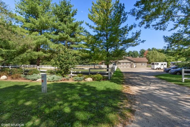 11 Moate Lane, Barrington Hills, IL 60010