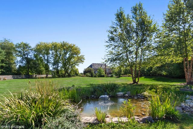 11 Moate Lane, Barrington Hills, IL 60010