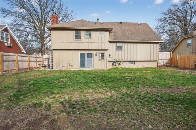 1809 S Arrowhead Drive, Olathe, KS 66062