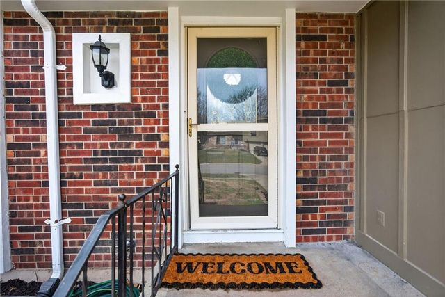 1809 S Arrowhead Drive, Olathe, KS 66062