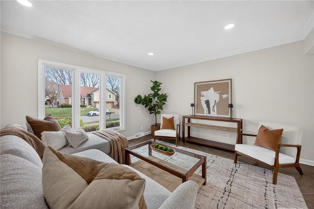 1809 S Arrowhead Drive, Olathe, KS 66062