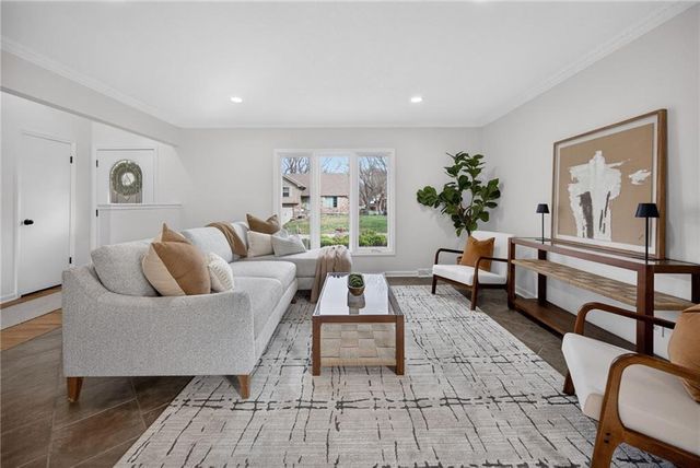 1809 S Arrowhead Drive, Olathe, KS 66062