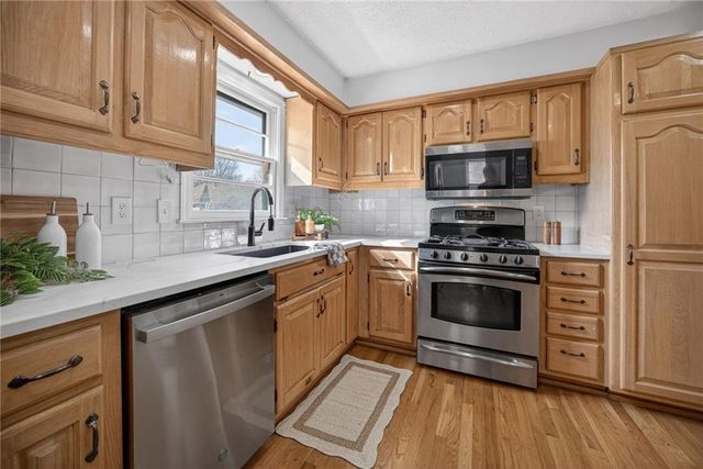 1809 S Arrowhead Drive, Olathe, KS 66062