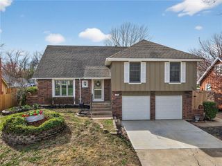 1809 S Arrowhead Drive, Olathe, KS 66062