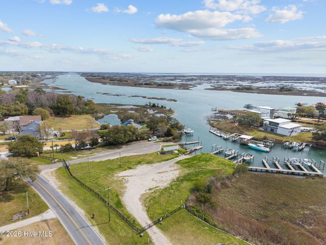 222 Hughes Road, Hampstead, NC 28443