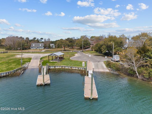 222 Hughes Road, Hampstead, NC 28443