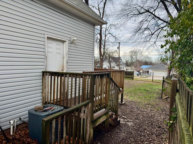 1121 W Florida Street, Springfield, MO 65803