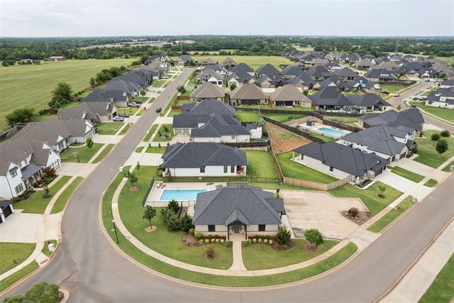 701 Maple Hill Road, Norman, OK 73069