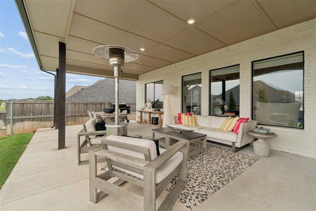 701 Maple Hill Road, Norman, OK 73069