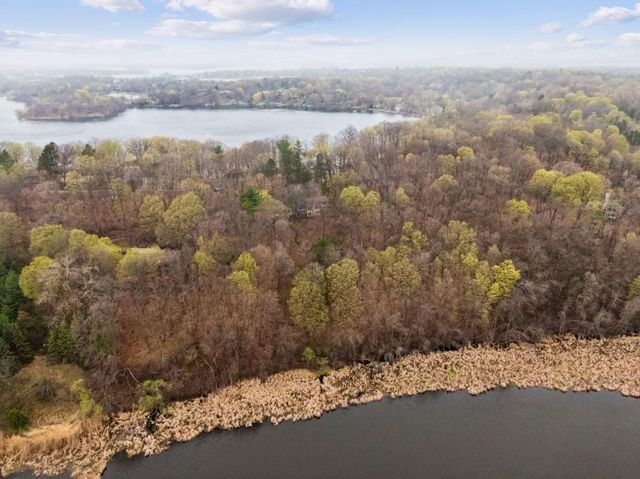 5815 Ridge Road, Shorewood, MN 55331