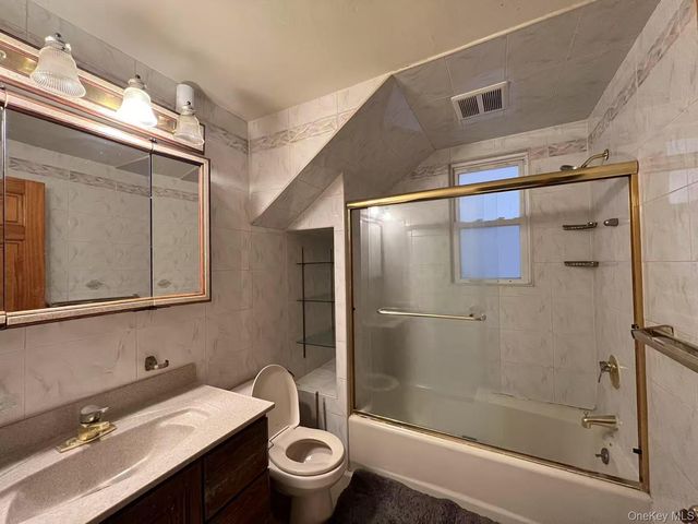 8517 115th Street, Richmond Hill, NY 11418