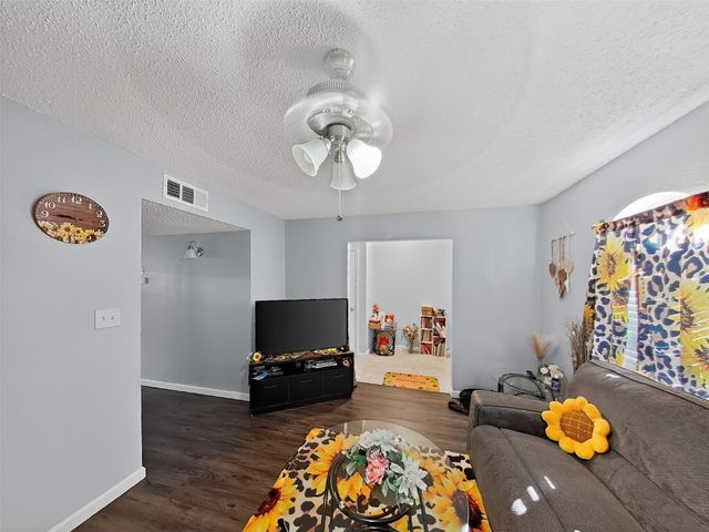 8101 Amelia Road 404, Houston, TX 77055