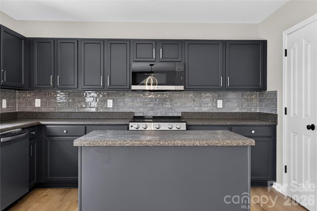6029 Waterloo Drive, Charlotte, NC 28269