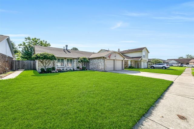 3813 Teakwood Drive, La Porte, TX 77571