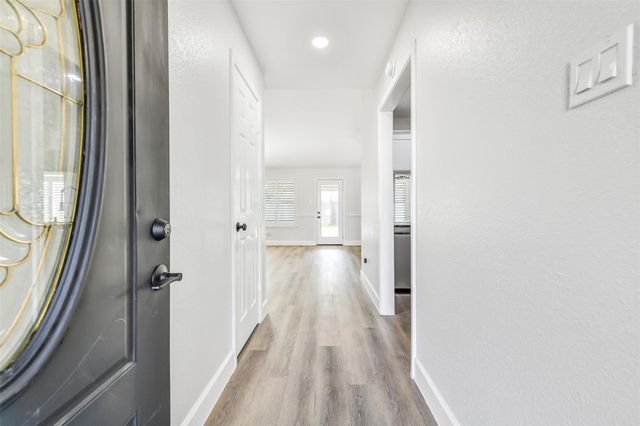 3813 Teakwood Drive, La Porte, TX 77571