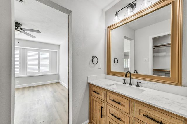 3813 Teakwood Drive, La Porte, TX 77571