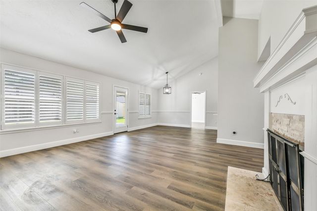 3813 Teakwood Drive, La Porte, TX 77571