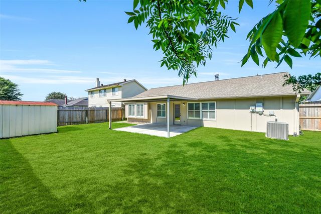 3813 Teakwood Drive, La Porte, TX 77571