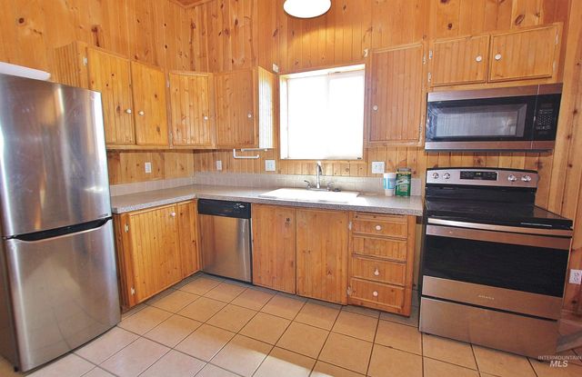 85 S Robinson Rd, Nampa, ID 83687