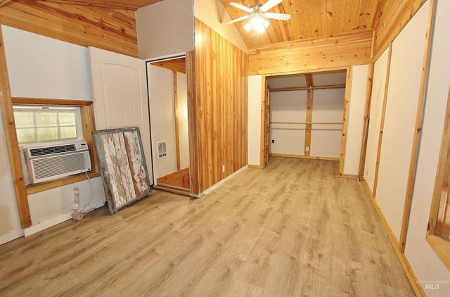 85 S Robinson Rd, Nampa, ID 83687