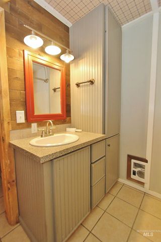 85 S Robinson Rd, Nampa, ID 83687