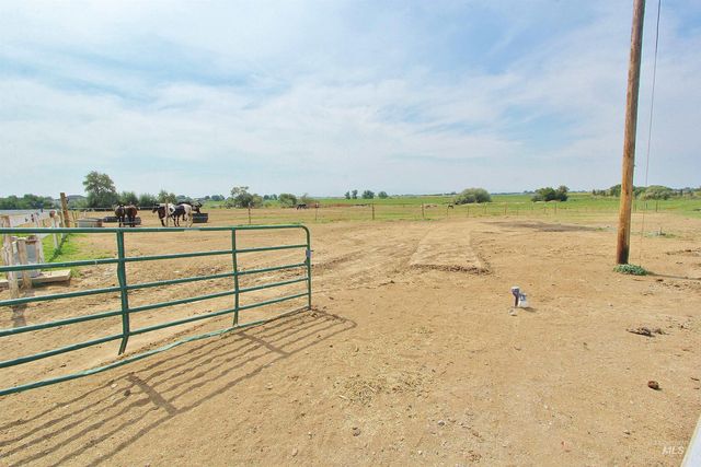 85 S Robinson Rd, Nampa, ID 83687