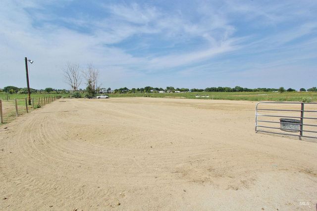 85 S Robinson Rd, Nampa, ID 83687