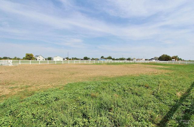 85 S Robinson Rd, Nampa, ID 83687