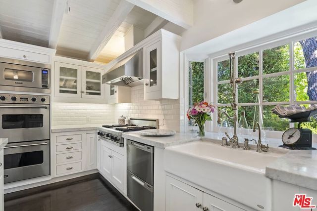 111 S Glenroy Avenue, Los Angeles, CA 90049