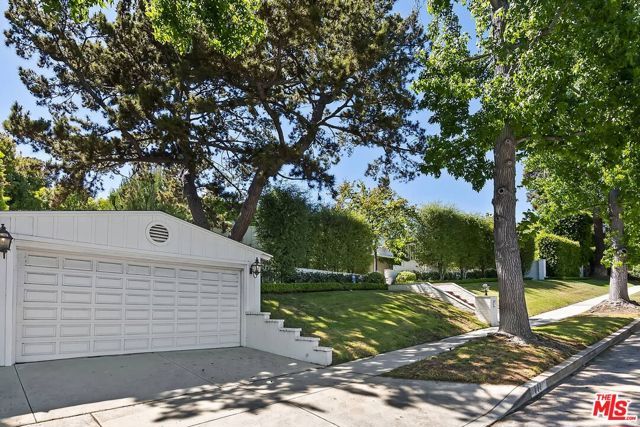 111 S Glenroy Avenue, Los Angeles, CA 90049