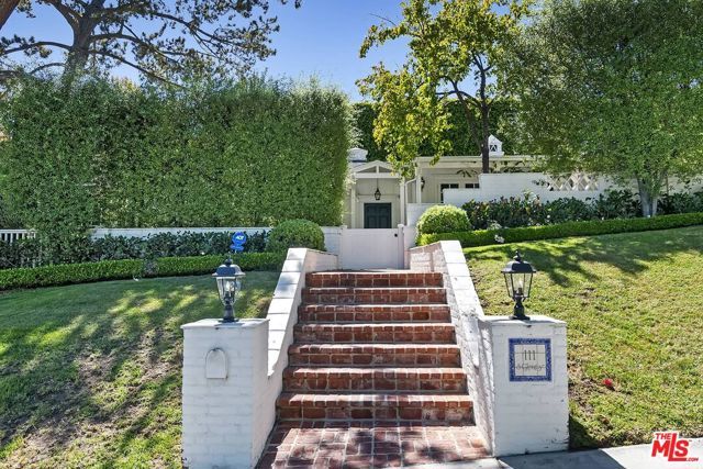 111 S Glenroy Avenue, Los Angeles, CA 90049