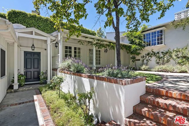 111 S Glenroy Avenue, Los Angeles, CA 90049