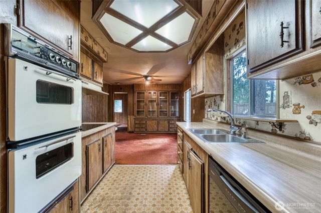 270 NE Saber Drive, Belfair, WA 98528