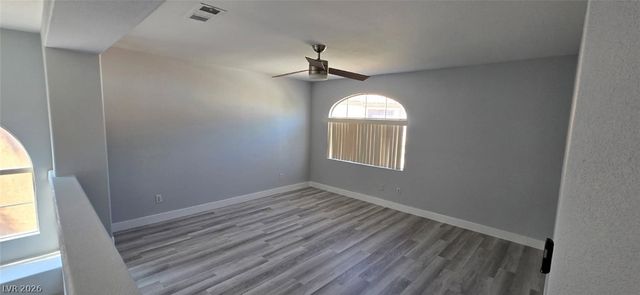 8813 Hampton Green Avenue, Las Vegas, NV 89129