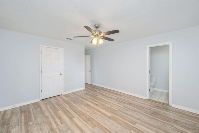 1093 Farmer Street, Crestview, FL 32539
