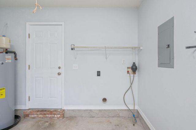1093 Farmer Street, Crestview, FL 32539
