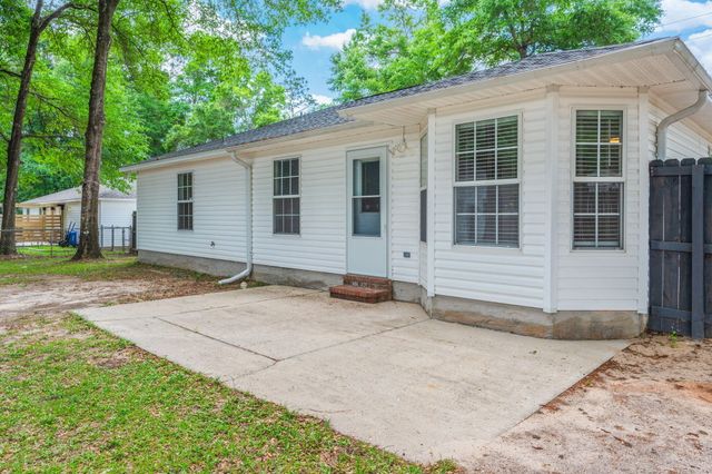 1093 Farmer Street, Crestview, FL 32539