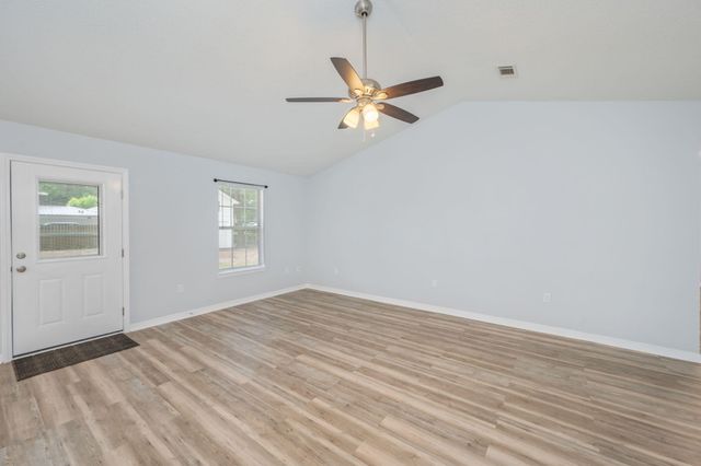 1093 Farmer Street, Crestview, FL 32539