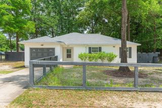 1093 Farmer Street, Crestview, FL 32539