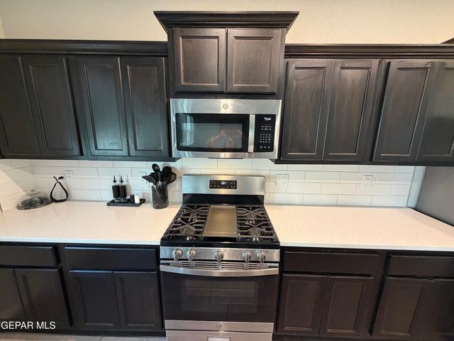 6041 HIDDEN ROW Avenue, El Paso, TX 79924