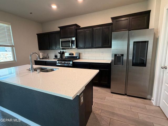 6041 HIDDEN ROW Avenue, El Paso, TX 79924